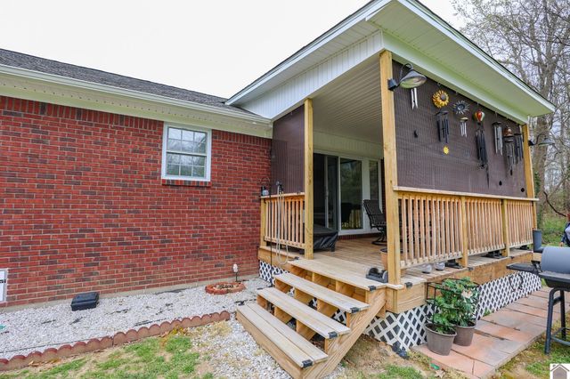 481 W Vaughn Rd, Mayfield, KY 42066