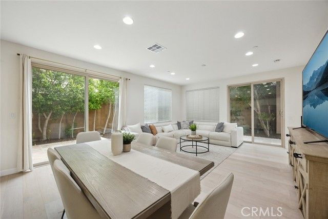 210 Desert Bloom, Irvine, CA 92618