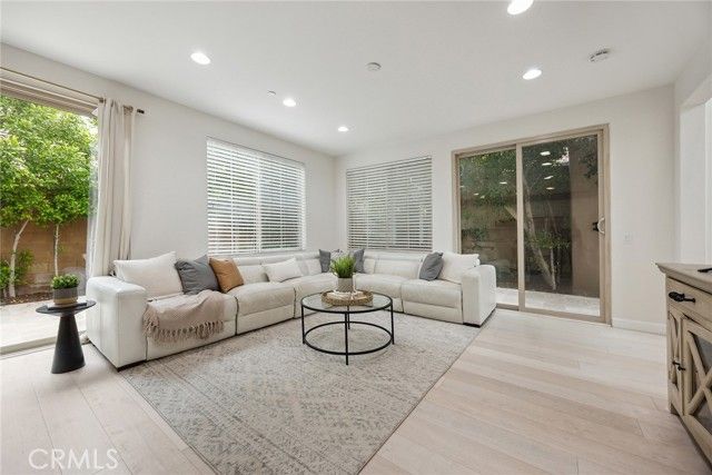 210 Desert Bloom, Irvine, CA 92618