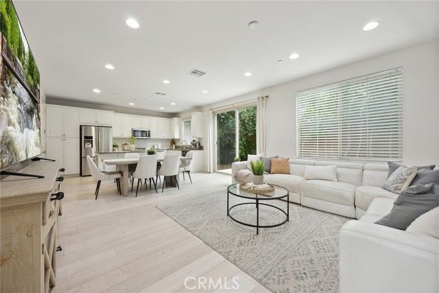 210 Desert Bloom, Irvine, CA 92618