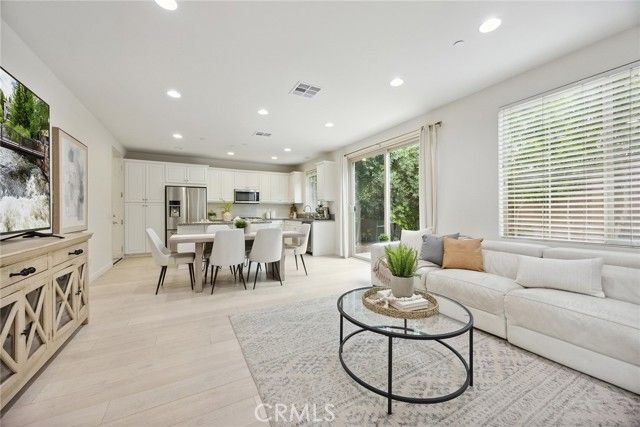 210 Desert Bloom, Irvine, CA 92618