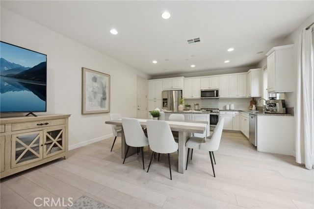 210 Desert Bloom, Irvine, CA 92618