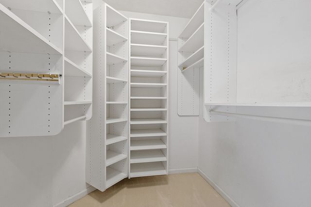 34 Pickman Dr, Bedford, MA 01730