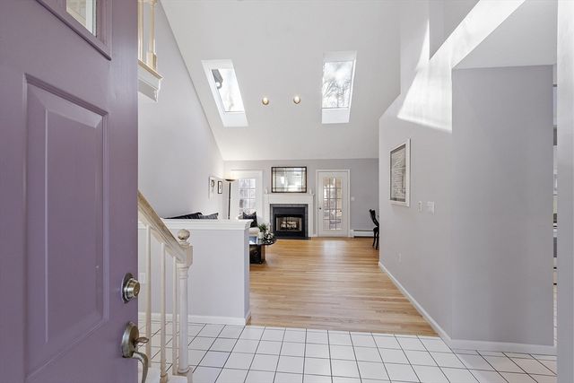 34 Pickman Dr, Bedford, MA 01730