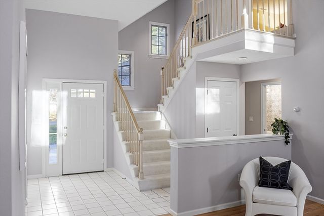 34 Pickman Dr, Bedford, MA 01730