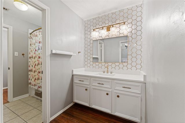 1019 Towering Oaks Street, Magnolia, TX 77355