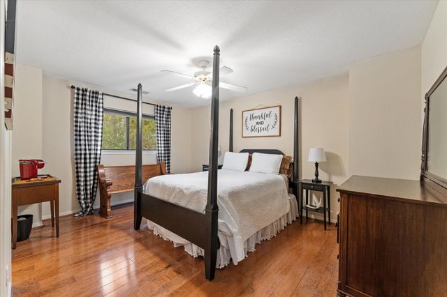 1019 Towering Oaks Street, Magnolia, TX 77355