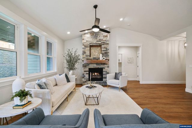 747 Emily Grace Ln SE, Salem, OR 97306