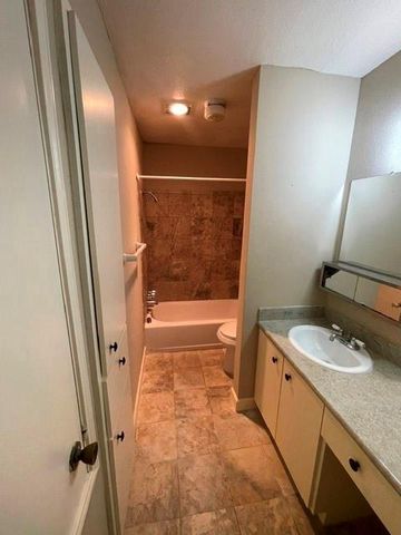 5550 N Braeswood Boulevard 100, Houston, TX 77096