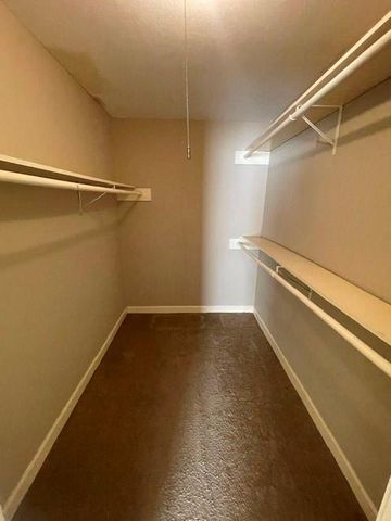 5550 N Braeswood Boulevard 100, Houston, TX 77096