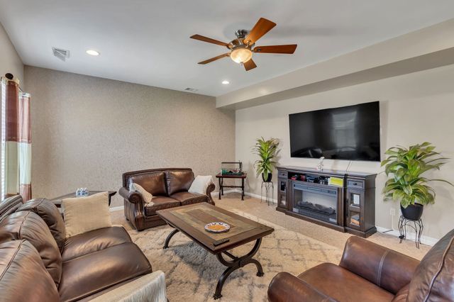 1001 Harwell Ln, Murfreesboro, TN 37128