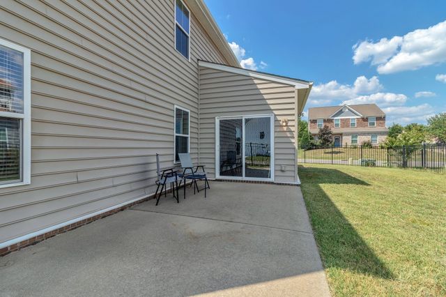 1001 Harwell Ln, Murfreesboro, TN 37128
