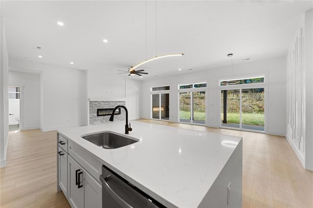 2925 Old Greenville Highway, Central, SC 29630