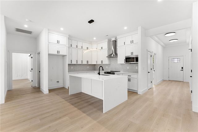 2925 Old Greenville Highway, Central, SC 29630