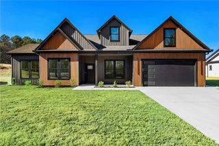 2925 Old Greenville Highway, Central, SC 29630