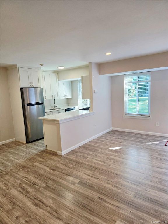 27 Fargo Court 27, Coram, NY 11727 — photo 4