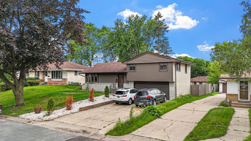 4246 Royce Street NE, Columbia Heights, MN 55421