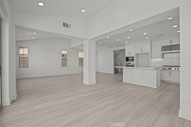 155 Somera, Irvine, CA 92602