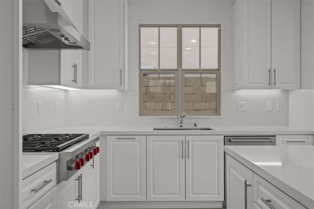 155 Somera, Irvine, CA 92602