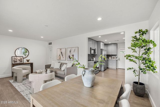 2510 E FAIRMOUNT Avenue, Phoenix, AZ 85016