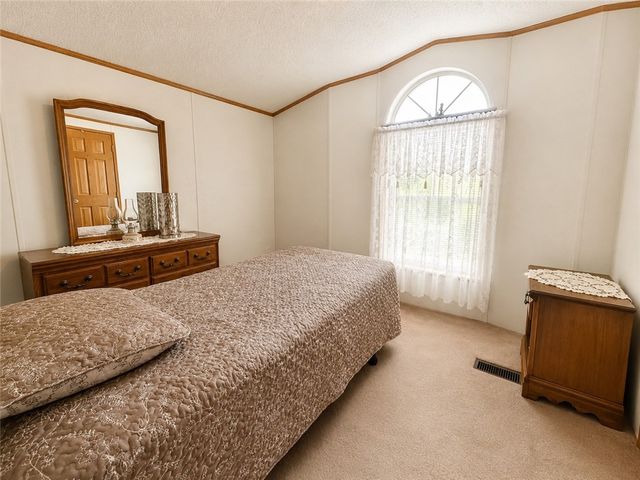 1 Kelly Dr, South Beaver Twp, PA 15010
