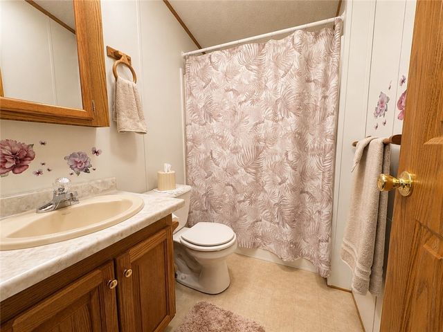 1 Kelly Dr, South Beaver Twp, PA 15010