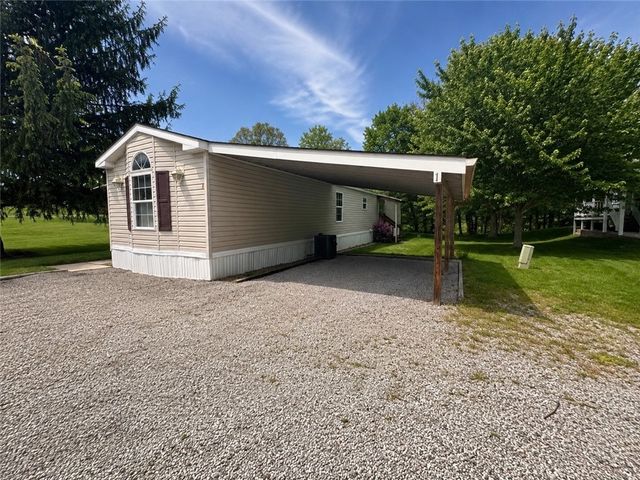 1 Kelly Dr, South Beaver Twp, PA 15010