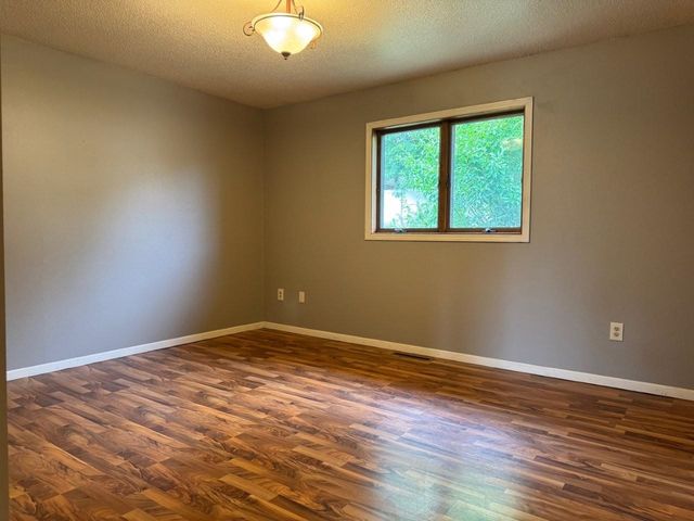 2544 10th Ave NW, Minot, ND 58703