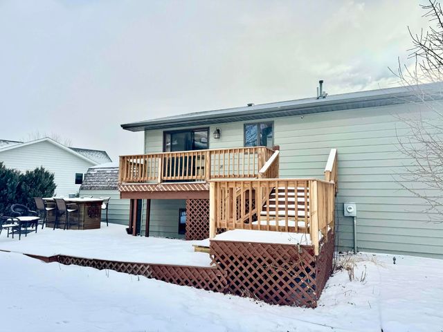 2544 10th Ave NW, Minot, ND 58703