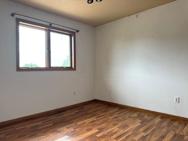 2544 10th Ave NW, Minot, ND 58703