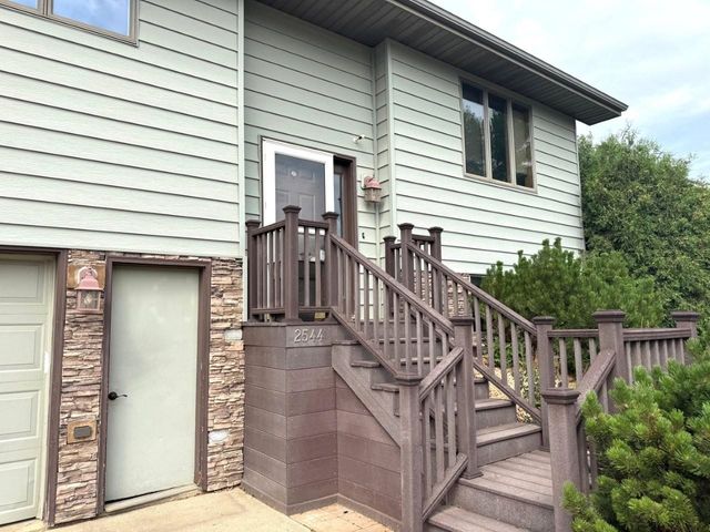 2544 10th Ave NW, Minot, ND 58703