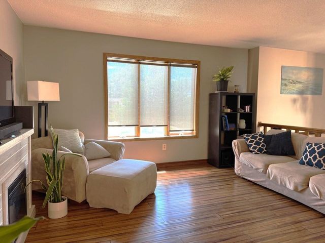 2544 10th Ave NW, Minot, ND 58703