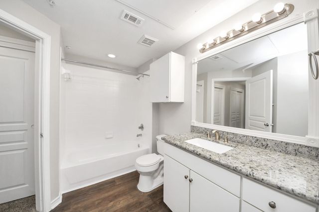 3003 Memorial Court 2226, Houston, TX 77007