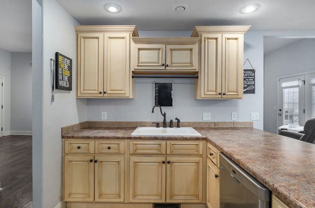 848 S Black Sands Avenue, Nixa, MO 65714
