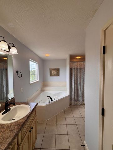848 S Black Sands Avenue, Nixa, MO 65714