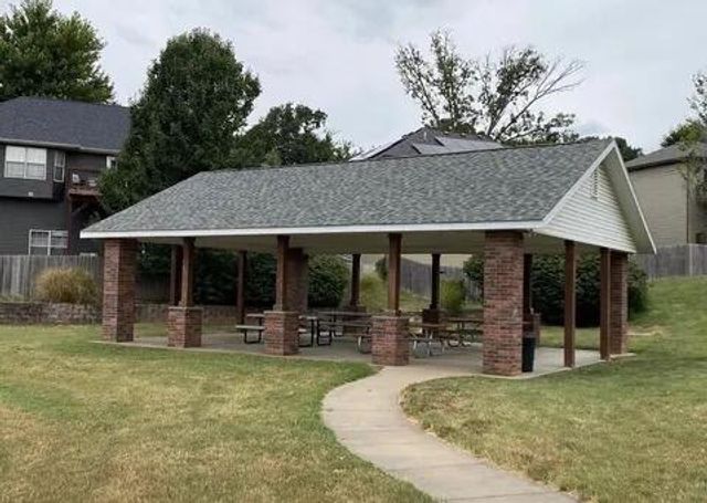 848 S Black Sands Avenue, Nixa, MO 65714