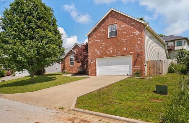 848 S Black Sands Avenue, Nixa, MO 65714