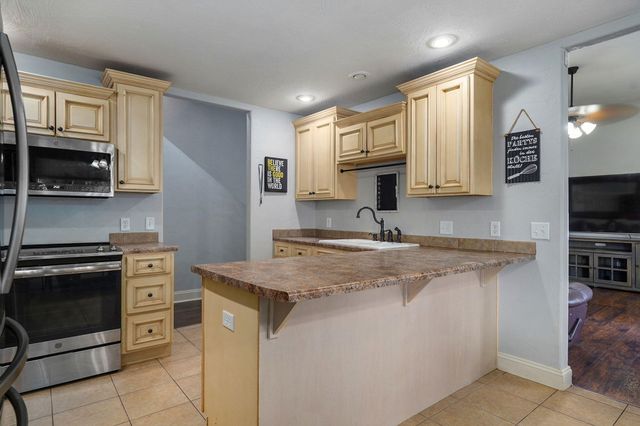 848 S Black Sands Avenue, Nixa, MO 65714