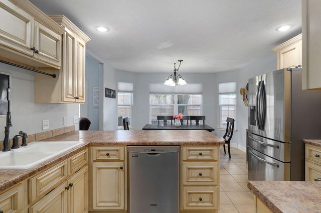 848 S Black Sands Avenue, Nixa, MO 65714