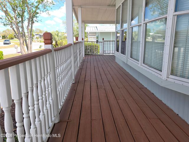 15682 Brookridge Boulevard, Brooksville, FL 34613