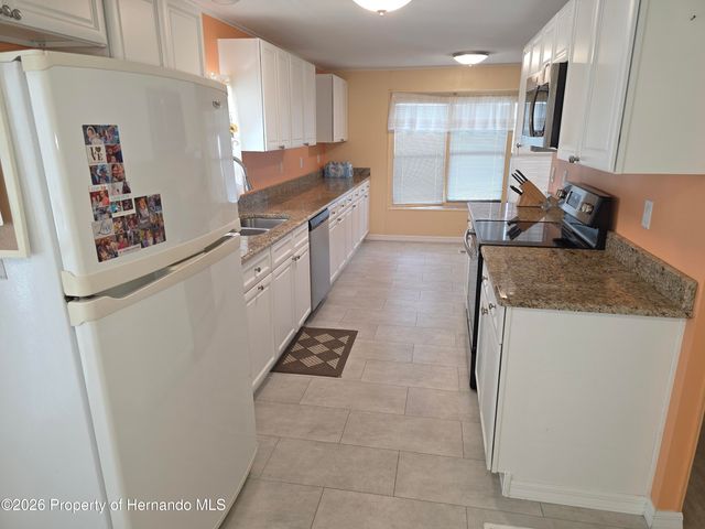 15682 Brookridge Boulevard, Brooksville, FL 34613
