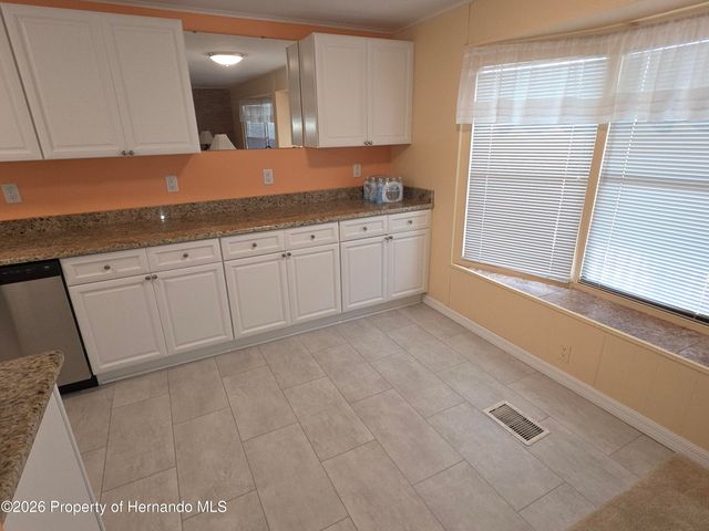 15682 Brookridge Boulevard, Brooksville, FL 34613