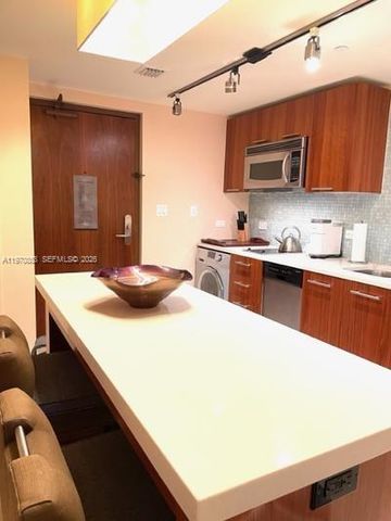 6801 Collins Ave 209, Miami Beach, FL 33141