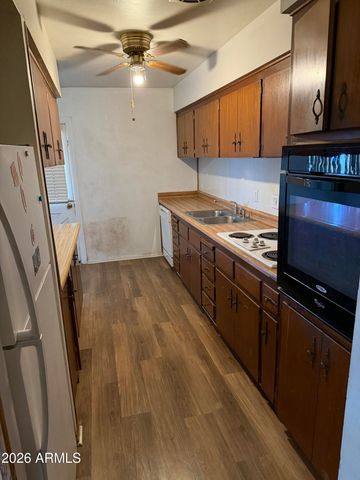 6124 W KEIM Drive, Glendale, AZ 85301