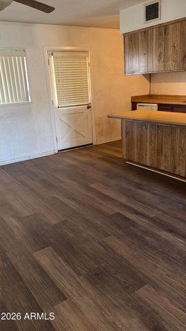 6124 W KEIM Drive, Glendale, AZ 85301