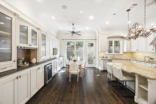 2145 Fairview Avenue, Houston, TX 77019