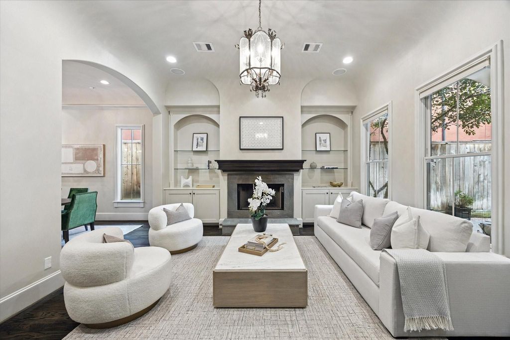 2145 Fairview Avenue, Houston, TX 77019