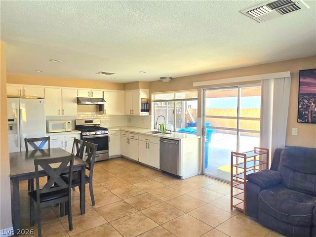 3648 Bronco Road, Las Vegas, NV 89103