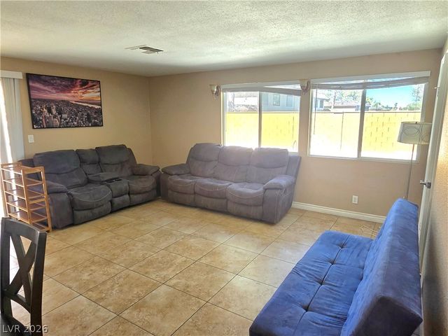 3648 Bronco Road, Las Vegas, NV 89103