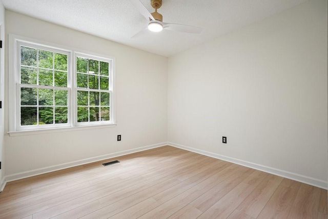 608 Wedgewood Drive, Woodstock, GA 30189